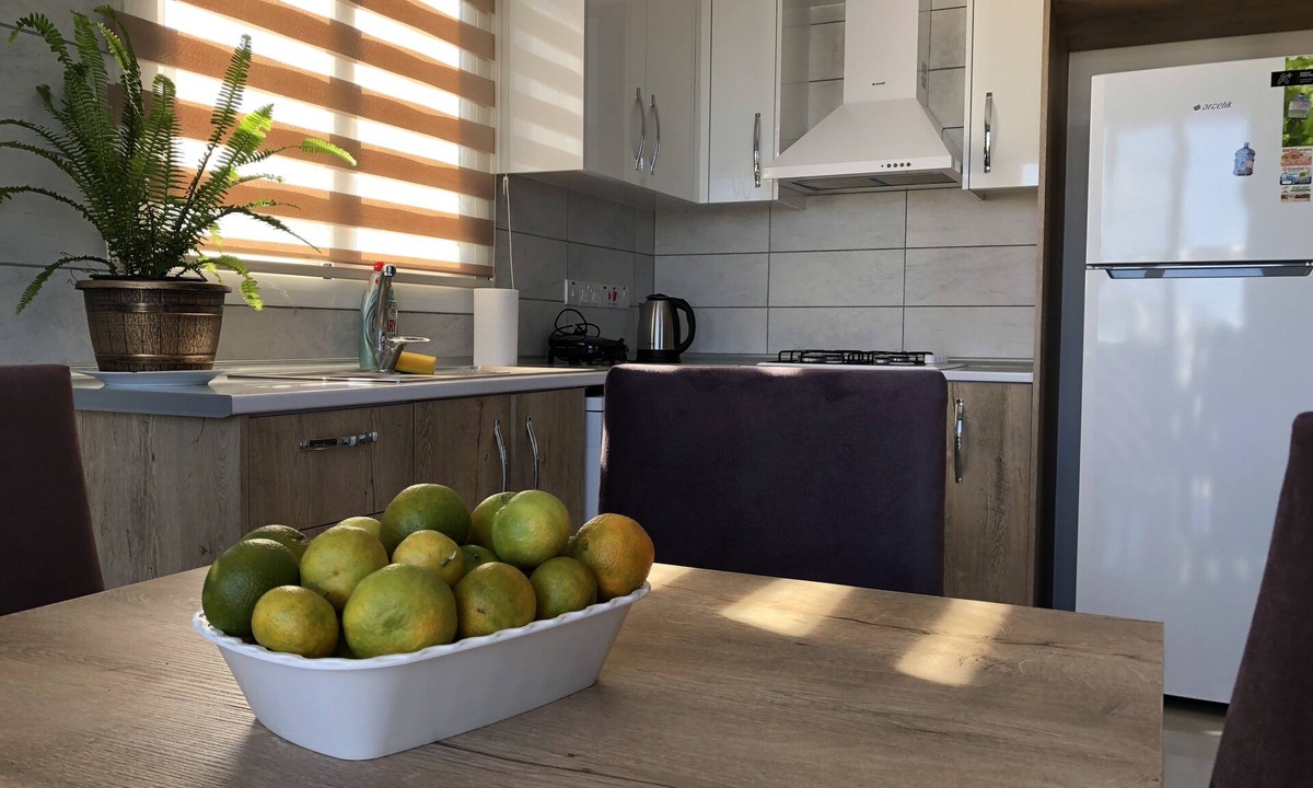 Zeytinlik Apartment | Seker Apartment: Kyrenia City Center. Mountain View. Easy Access.