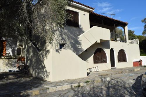 Koukounaries House | Serenity Agia Eleni Vacation House