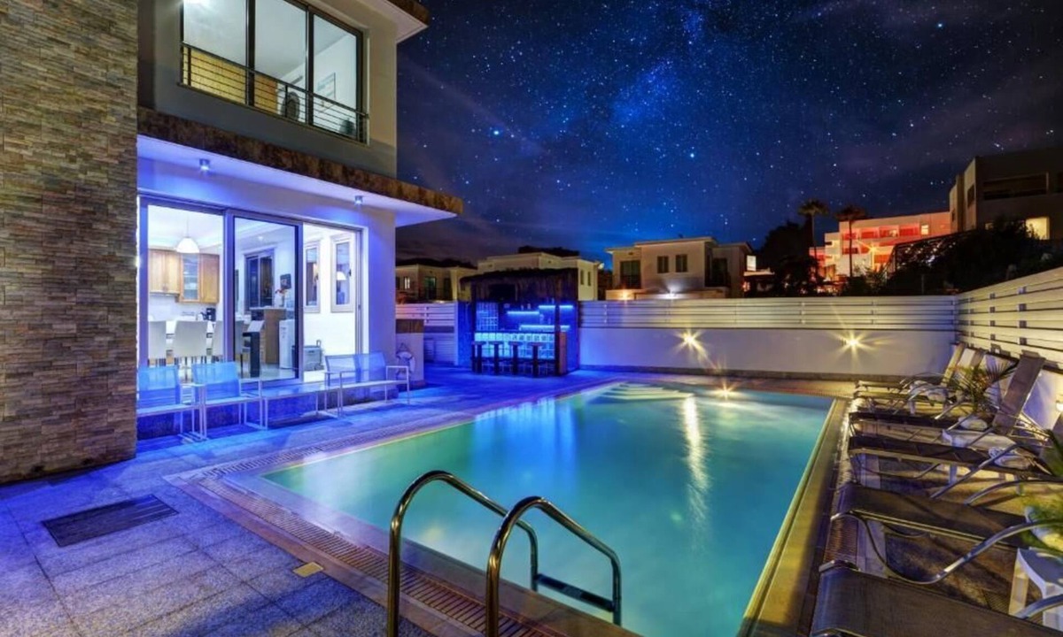 Protaras Villa | SEVEN bedroom Luxury Villa (villa 11)