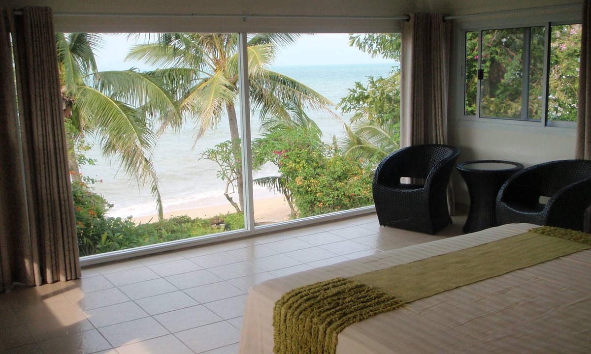 Bang Po Villa | Shambala -Fabulous 3-bedroom beachfront villa with AC in beautiful Bang Por