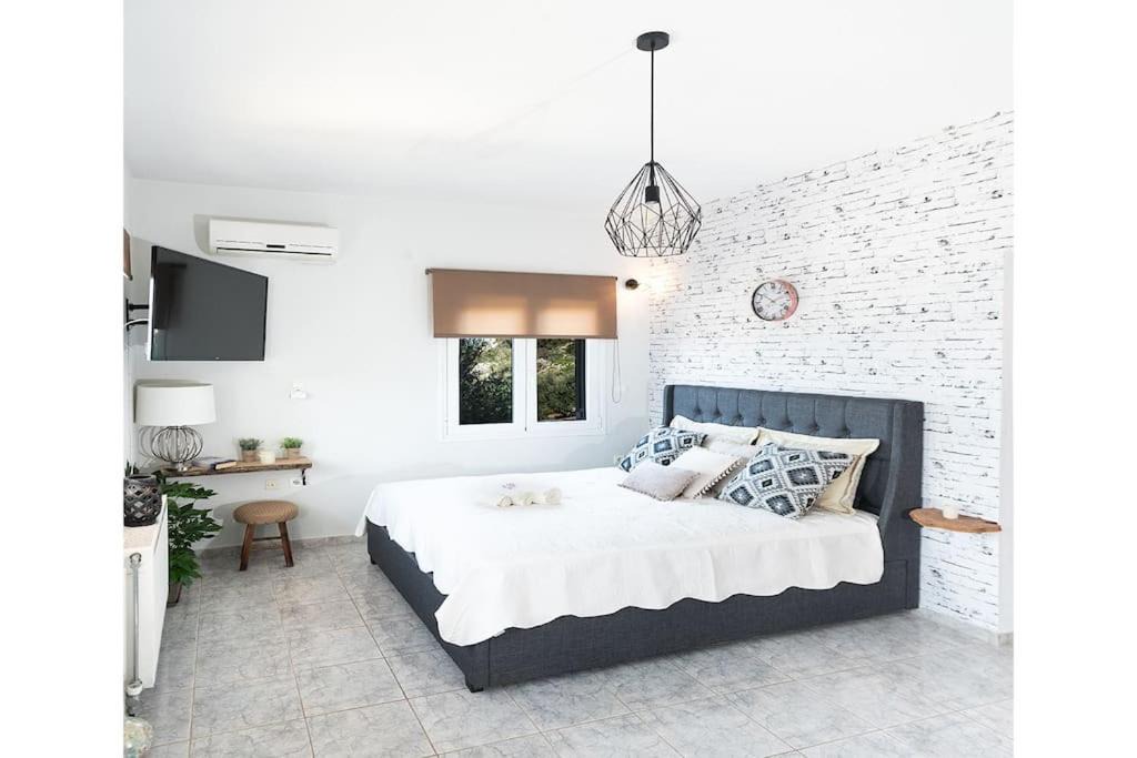 Kalo Chorio Apartment | “Shiny” sea view apartment at Istron