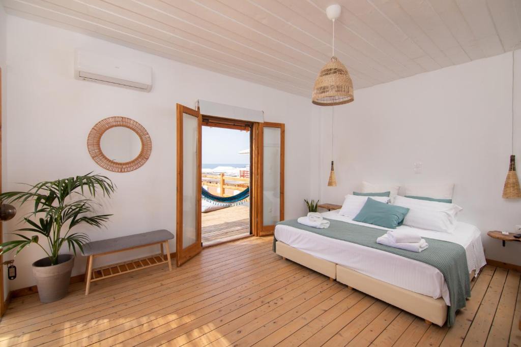 Marathias Apartment | Sirens beach houses