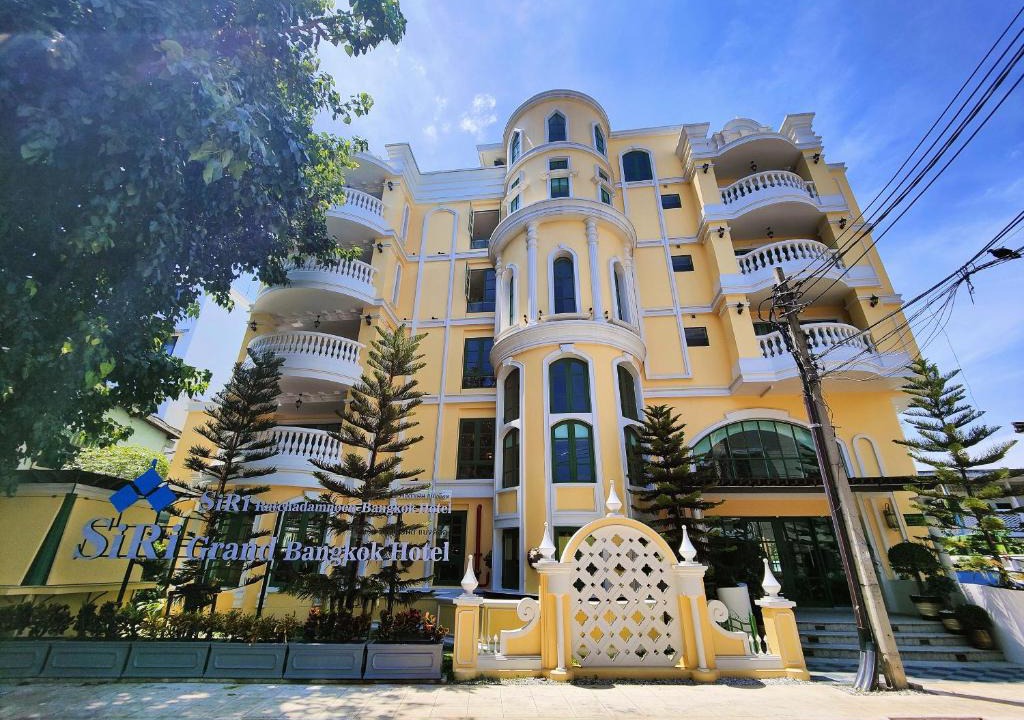 Wat Bowon Niwet Hotel | Siri Grand Bangkok Hotel