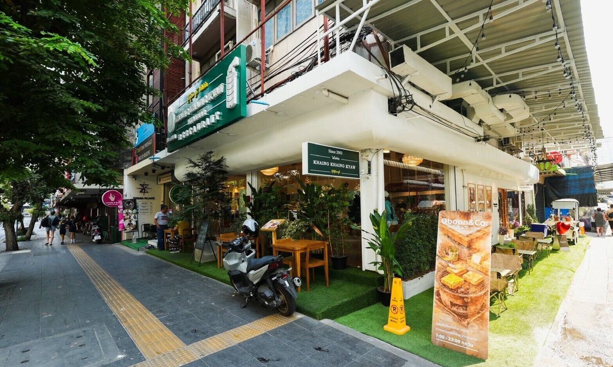 Sukhumvit Hotel | Sleep Pop Ekkamai 42
