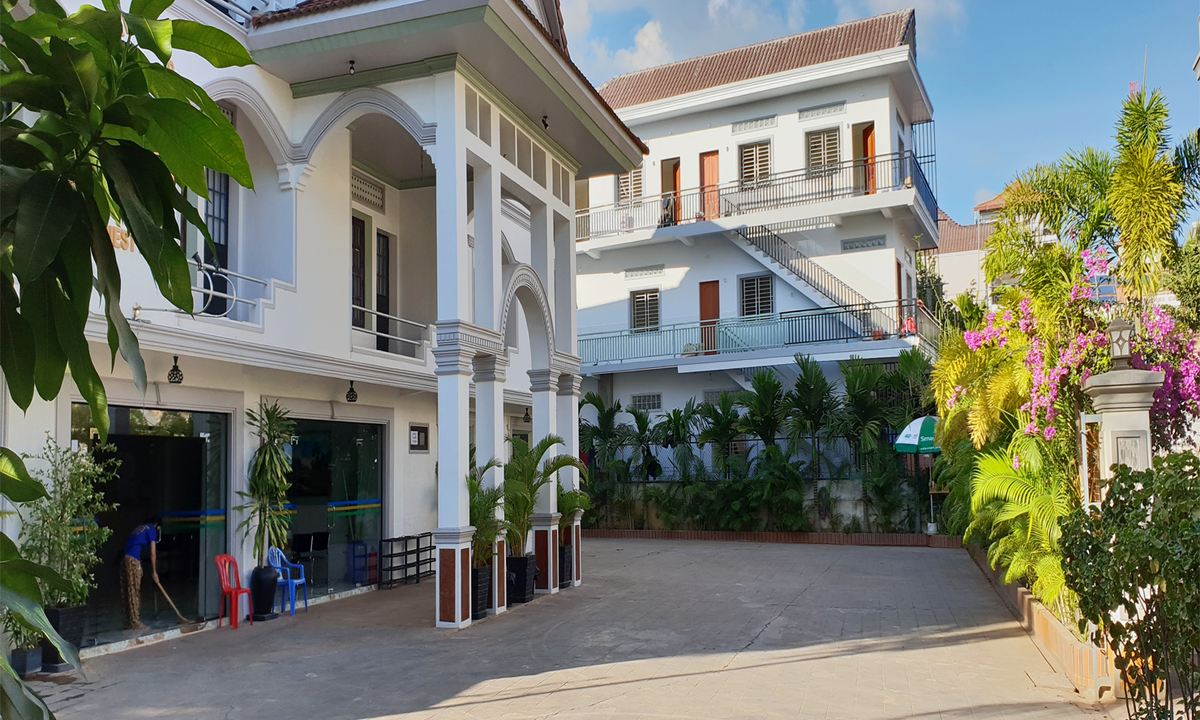 Taphul Village Area Hotel | Smiley's Guesthouse
