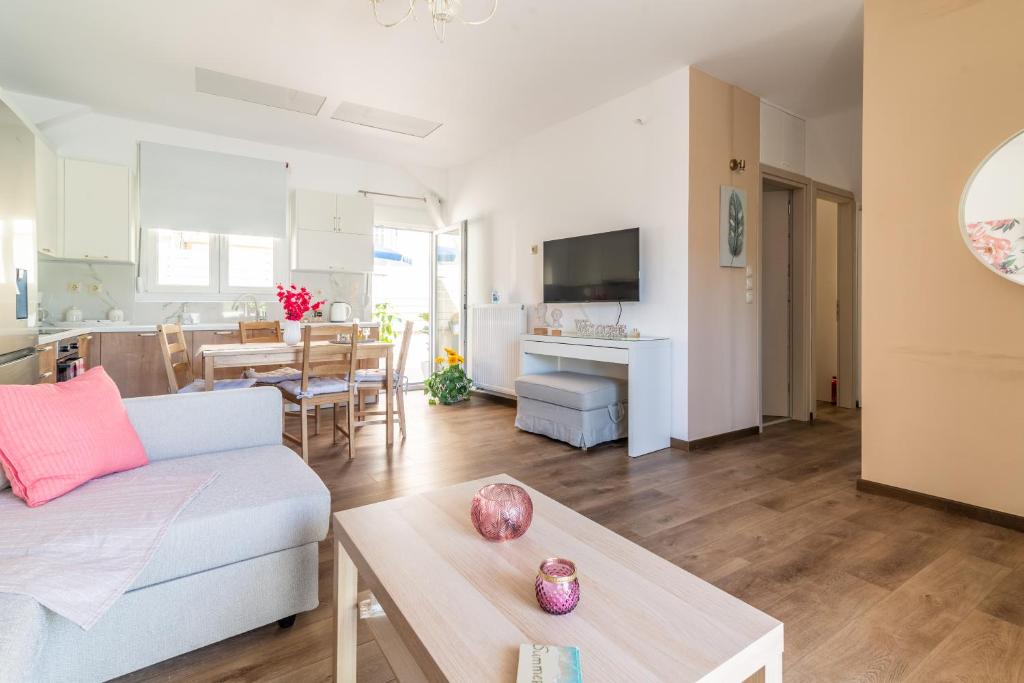 Gazi Apartment | Sophia's Comfortable Home with a Private Backyard