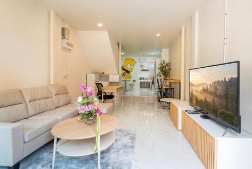 Banglamphu Apartment | Spacious 4BR Home KHAO SAN area 5 Bath