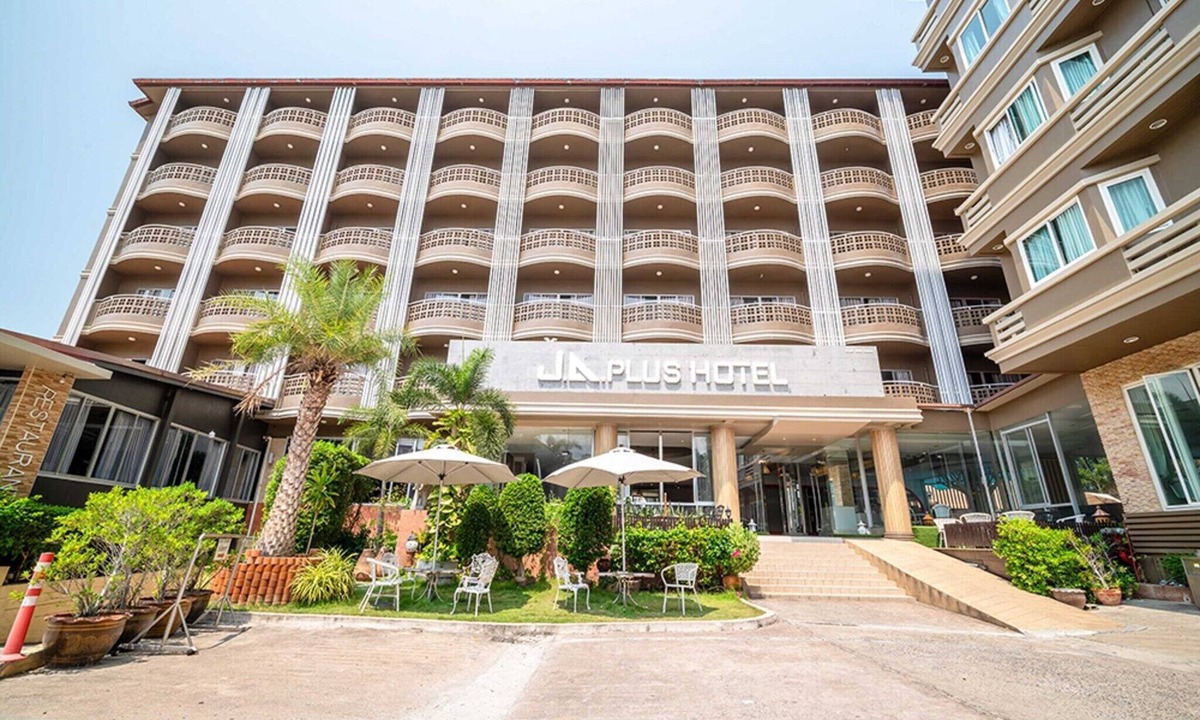 Central Pattaya House | Spacious Family Stay | Great for Groups