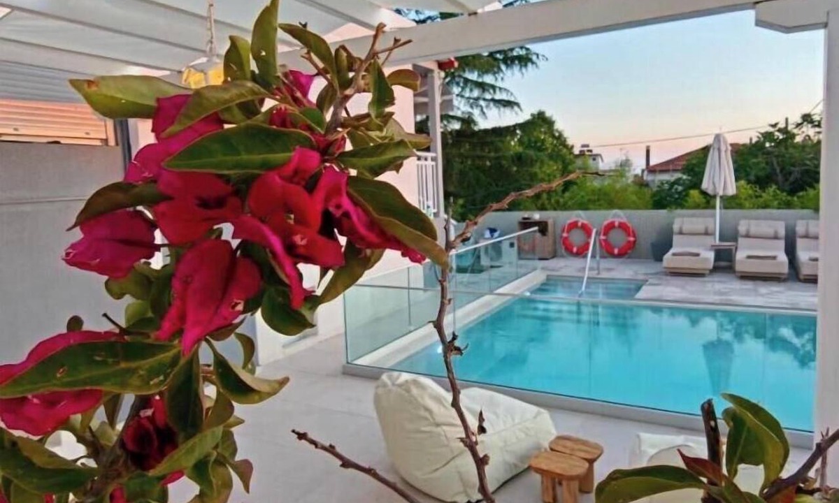 Nea Propontida Apartment | Spacious King Suite with Balcony, Sea Views & Infinity Pool