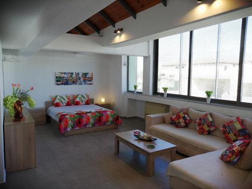 Paiania Apartment | Spacious & Modern Studio Apartment Near the Airport