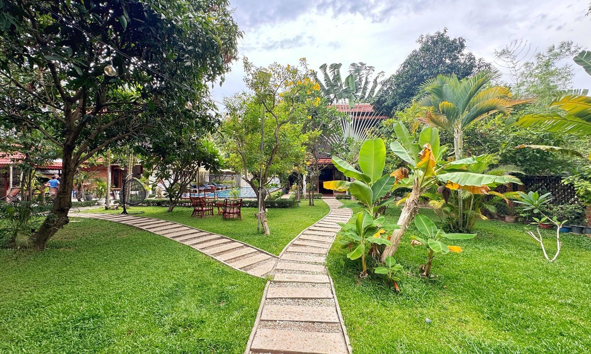 Siem Reap Villa | Spacious Two-villas with 5 bedrooms and AC-Share Swimming pool in Siem Reap