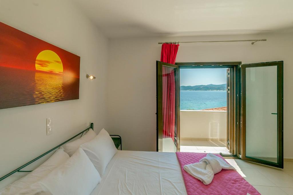 Agii Apostoli House | Spela House