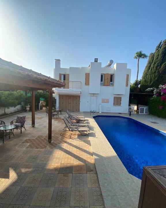 Alexandroupoli Villa | Statue Family Holiday Villa