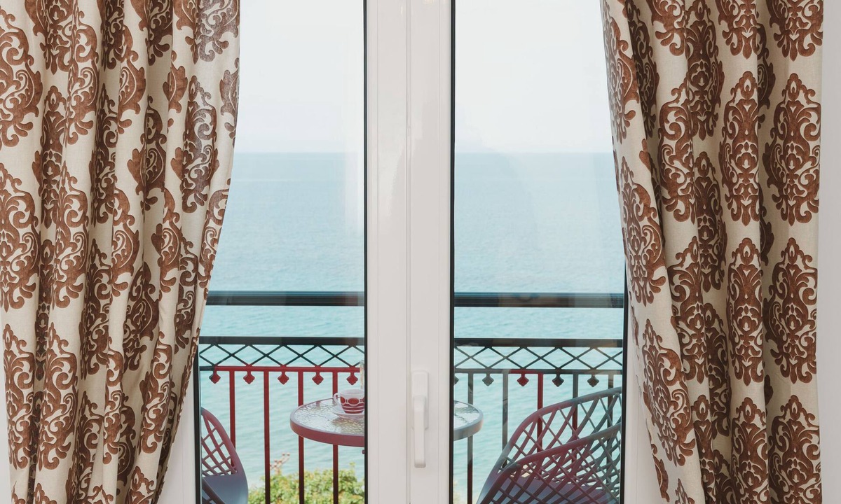 Poros House | Stellatos House