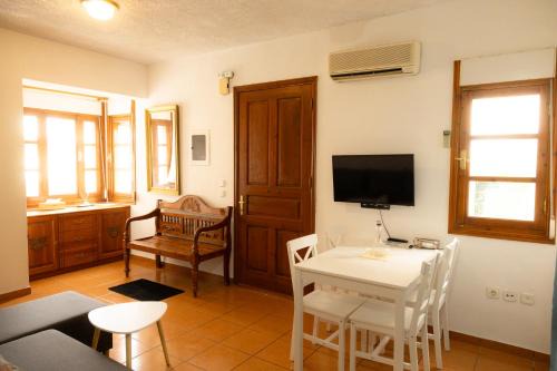 Afandou House | SteMaMaisonette