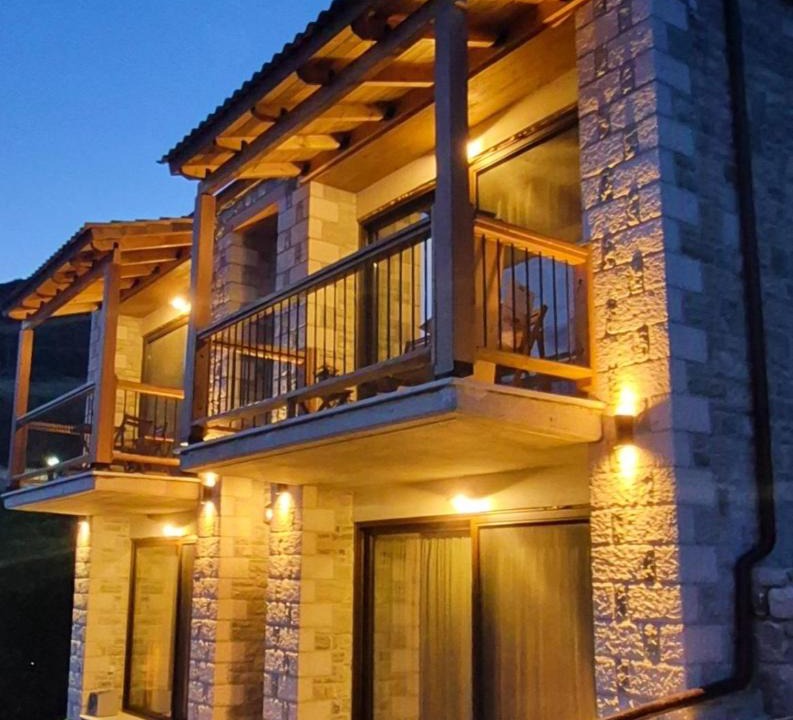 Karpenisi Apartment | Stone Loft Suite