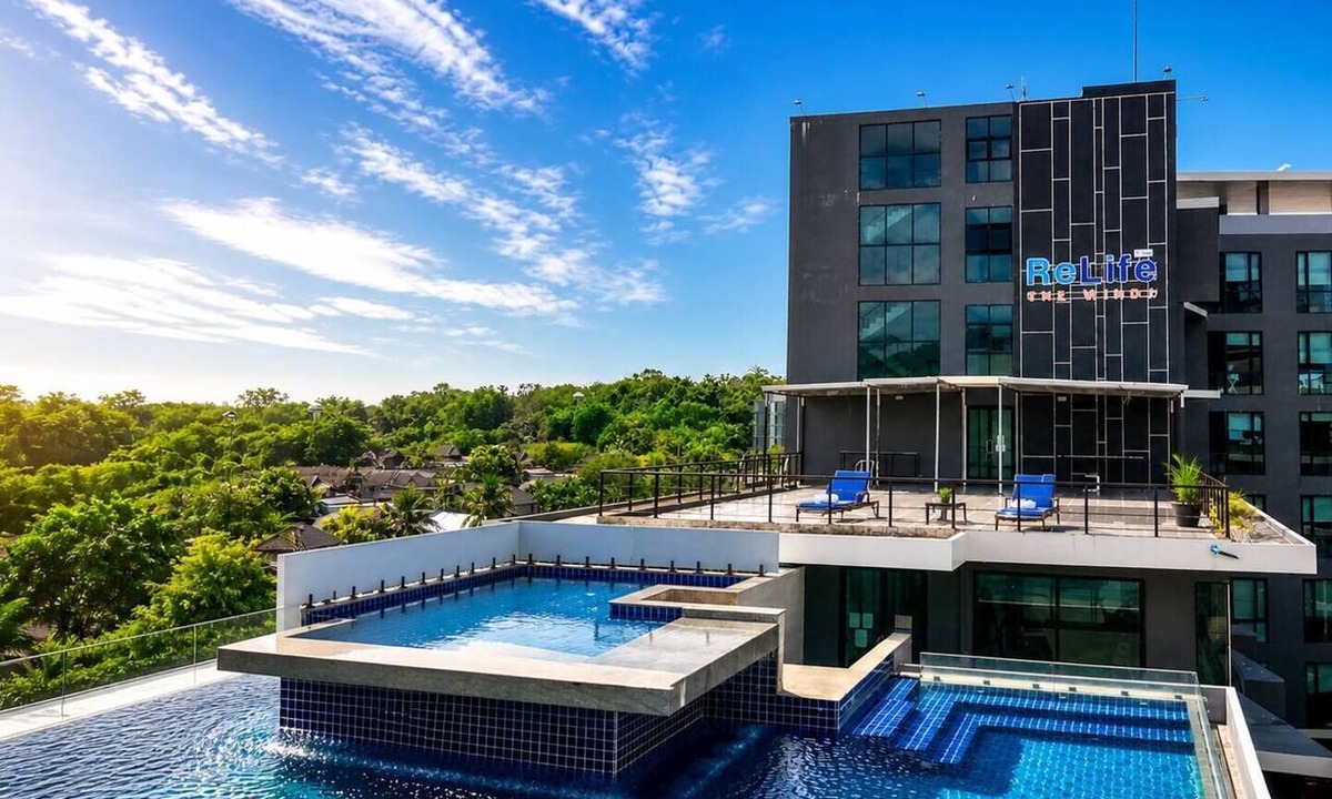 Nai Harn Apartment | Studio Aira| Rooftop Pool | relife naiharn beach