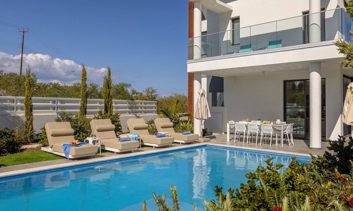 Protaras Villa | stunning and luxurious villa is located in the popular resort area of Protaras