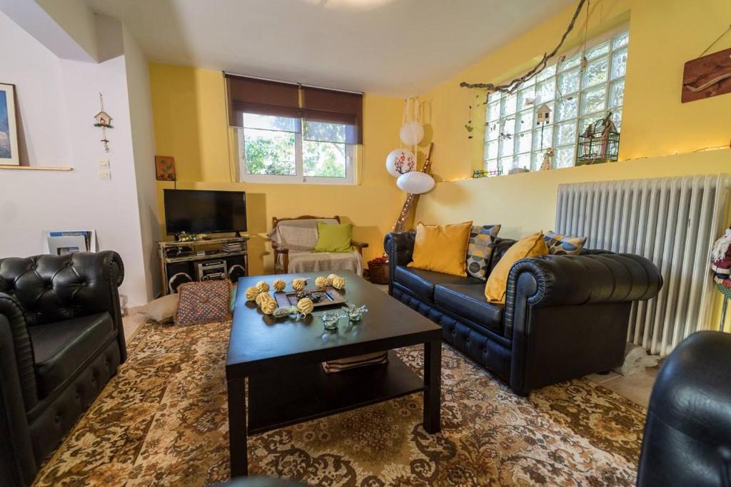 Paralia Apartment | Stylish house