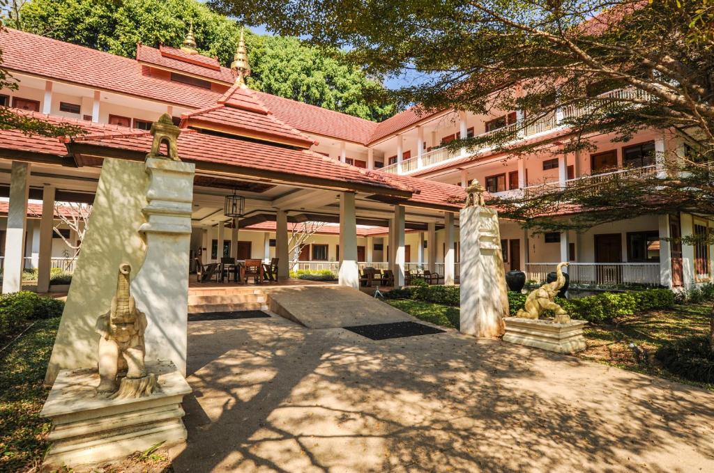 Hang Dong Resort | Suan Bua Hotel & Resort