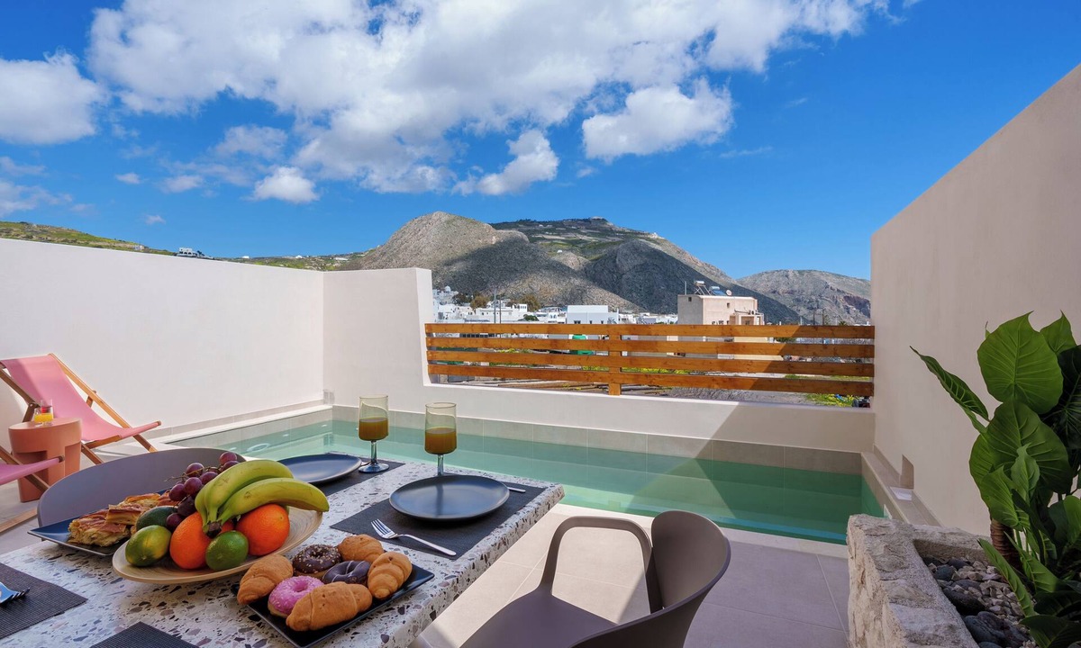 Santorini Villa | Sugarwhite Suites