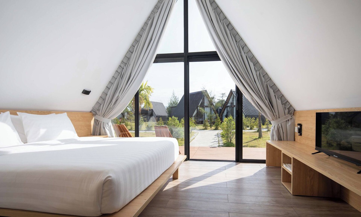 Sihanoukville Hotel | Summer Bay Beach Club & Cabins Sihanoukville by Preference