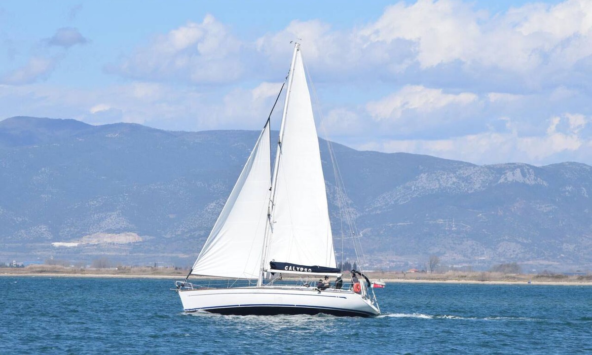 Keramoti Boat Rental | Sun-Kissed Sailing Adventure in Egeo Norte - Islas Griegas