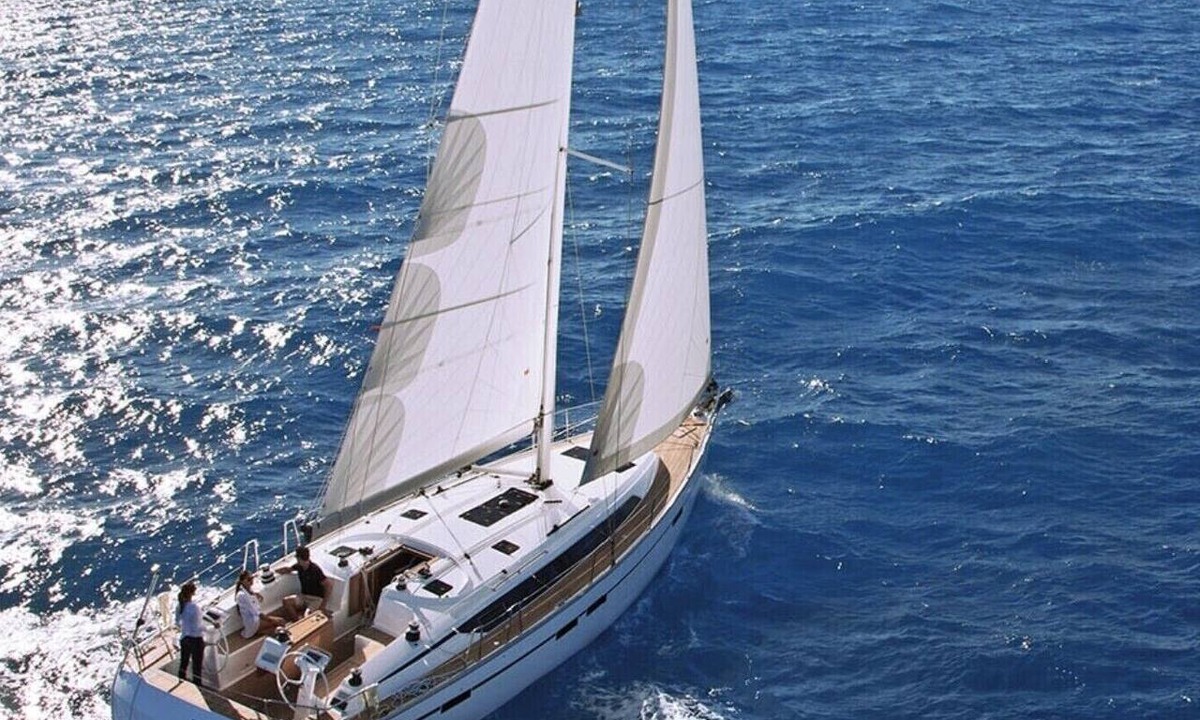 Skiathos Boat Rental | Sun-Kissed Sailing Adventure in Islas Esporadas