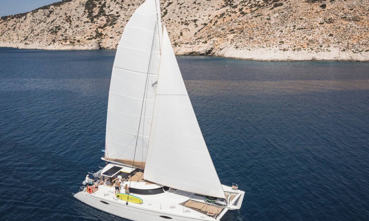 Aegina Boat Rental | Sun-Kissed Sailing Adventure in Islas Sarónicas