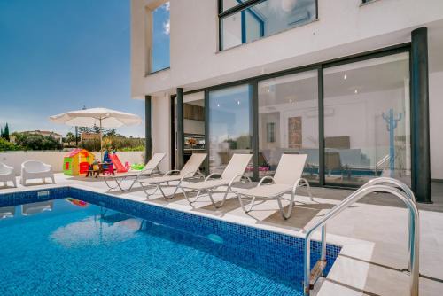 Pernera Villa | SunnyVillas: 2BR New Villa☆Private Pool in Pernera - Nicholas