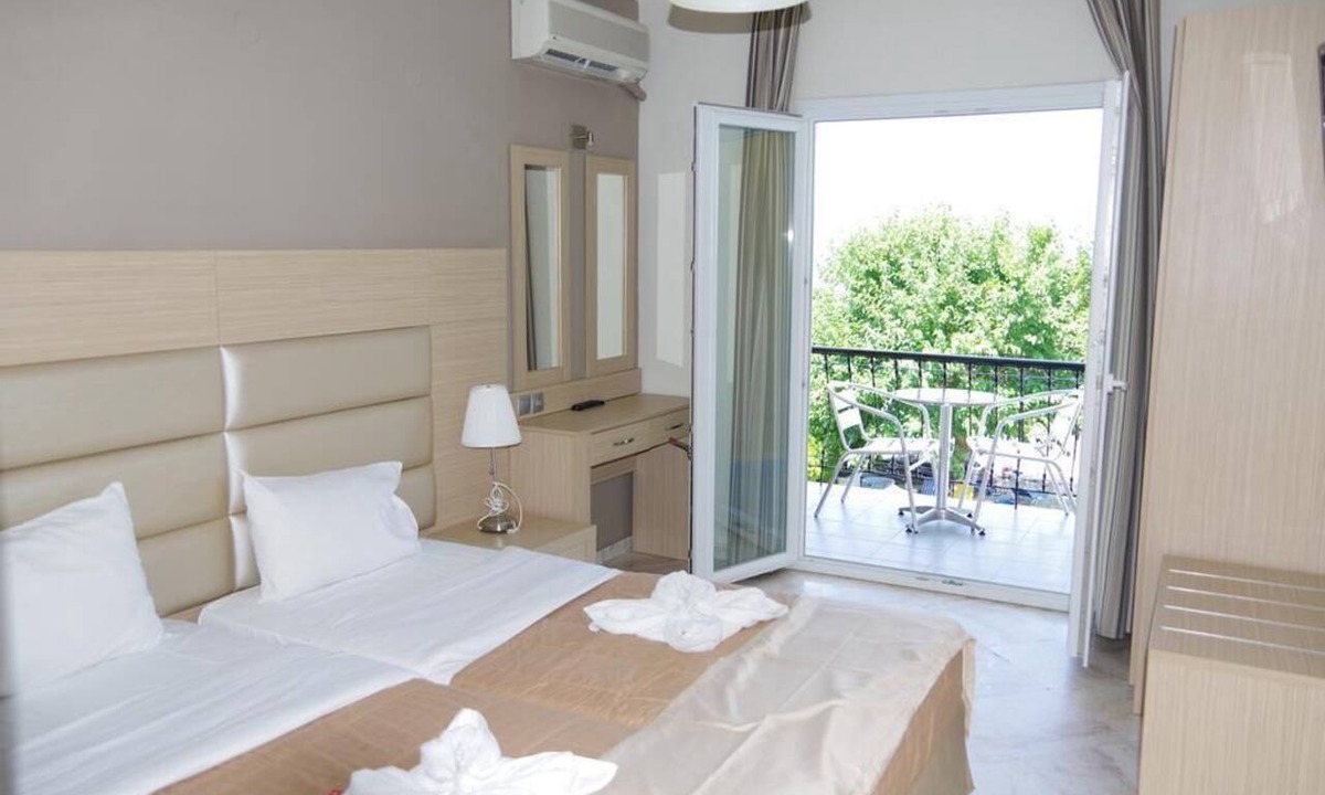 Skala Rachoniou Hotel | Sunrise Beach