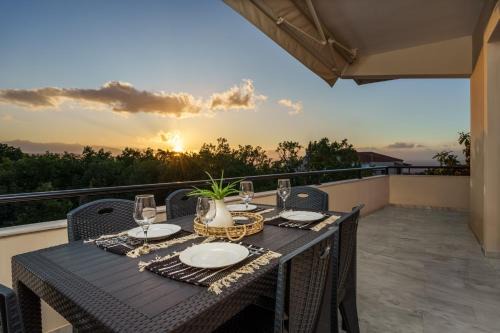 Atsipopoulo Apartment | Sunset bliss home in Atsipopoulo Village