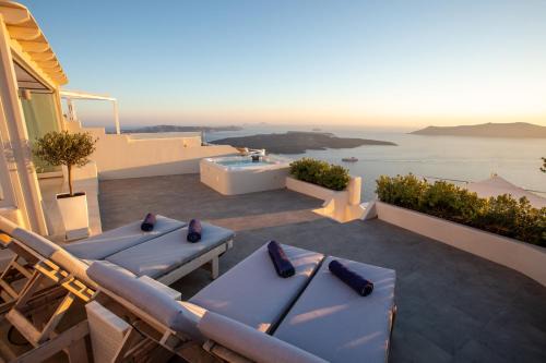 Fira House | Sunset View Villa Santorini - with Outdoor Jacuzzi