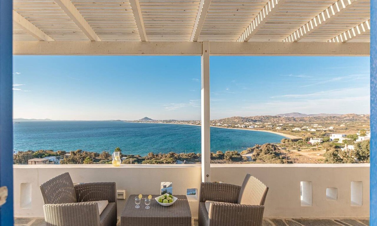 Maragas Villa | Sylorien Maisonette, Divine Sea Views, Furnished Terrace, Naxos