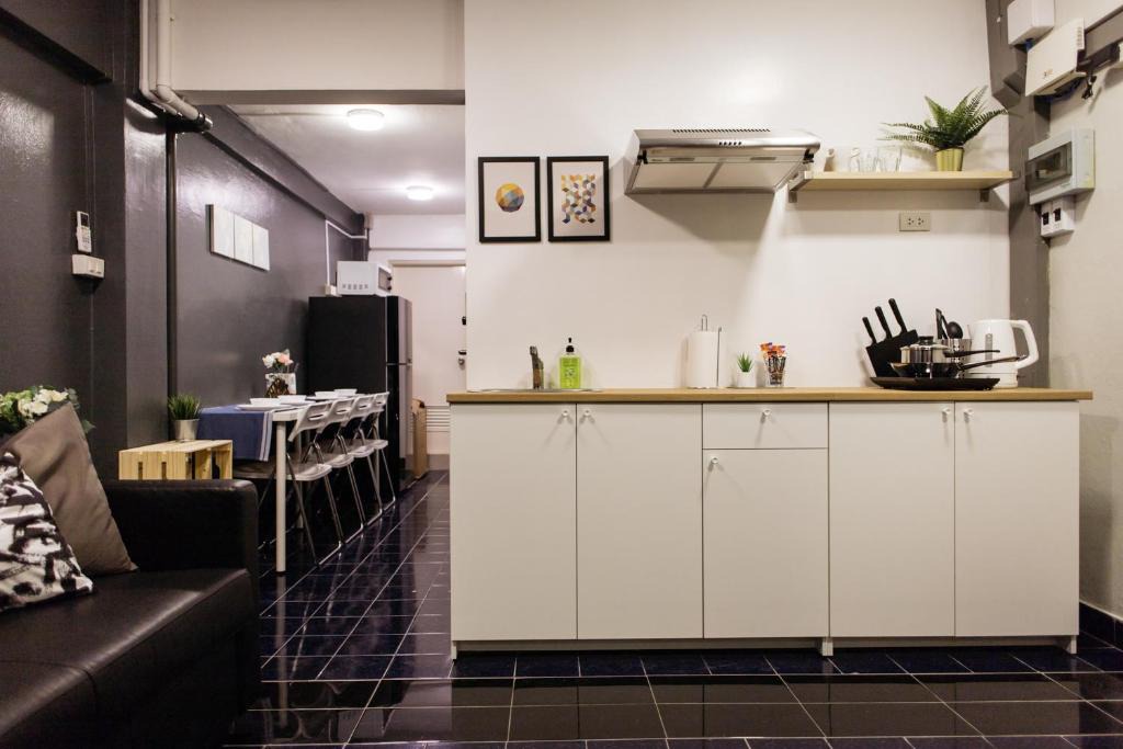 Khlong San Apartment | T2 2 Bedrooms 6 guests Full kitchen 1 min to BTS