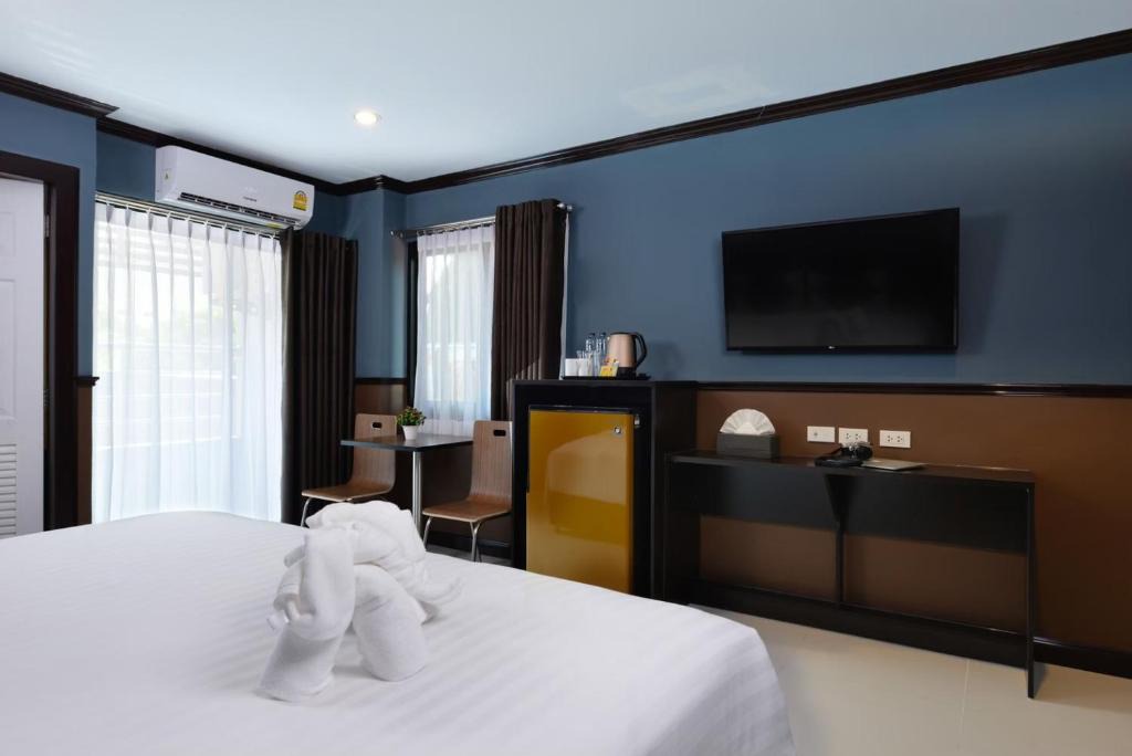 Lat Phrao Hotel | The Breton Hotel Media