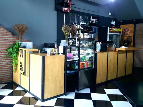 Chonburi Hotel | The LogBook Room and Cafe'