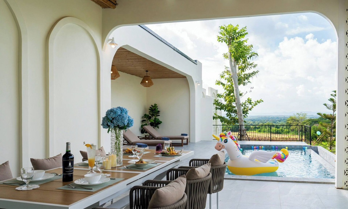 Khanong Phra Hotel | The Peak Hill Pool Villa