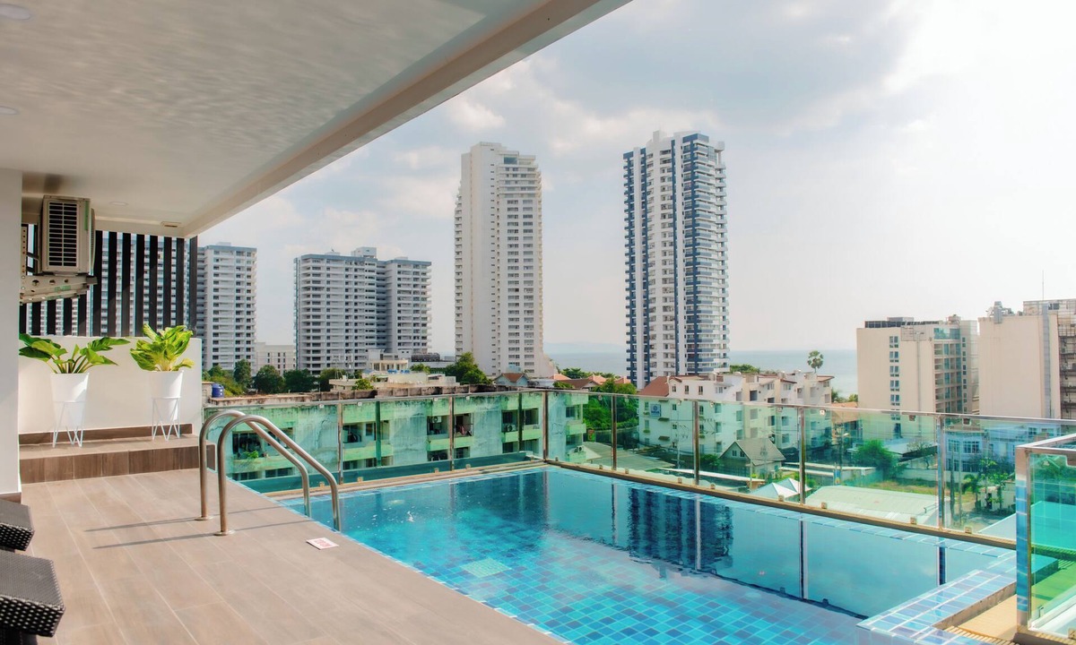 Jomtien Hotel | The Rizin Hotel Phratumnak