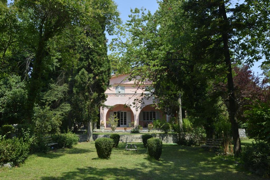 Kirinthos Villa | The Villa Averoff
