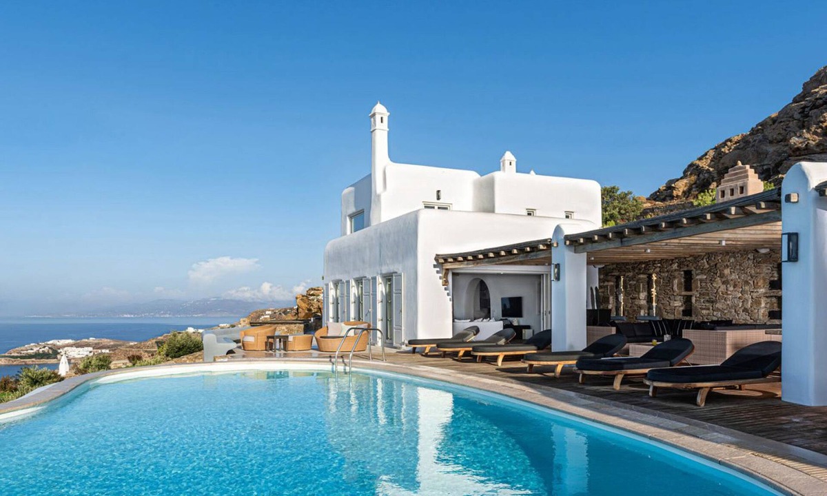 Tourlos House | This Luxury Retreat View is Just Stunning and its Location Unbeatable