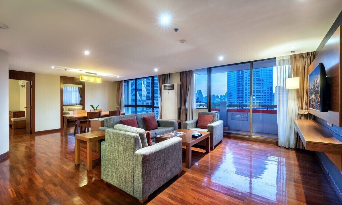Lumphini Apartment | Three Bedroom Residence