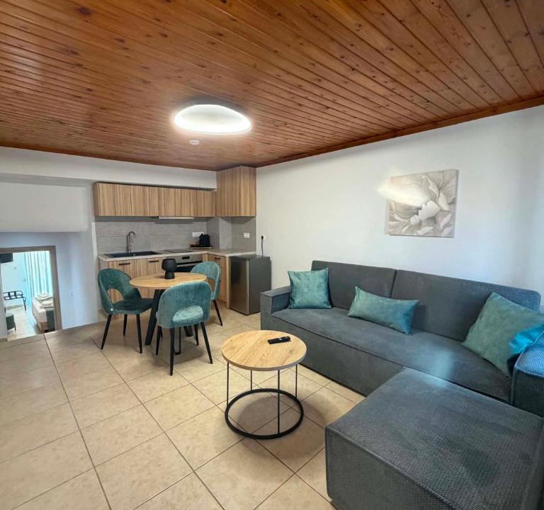 Samothrace Apartment | Thyros