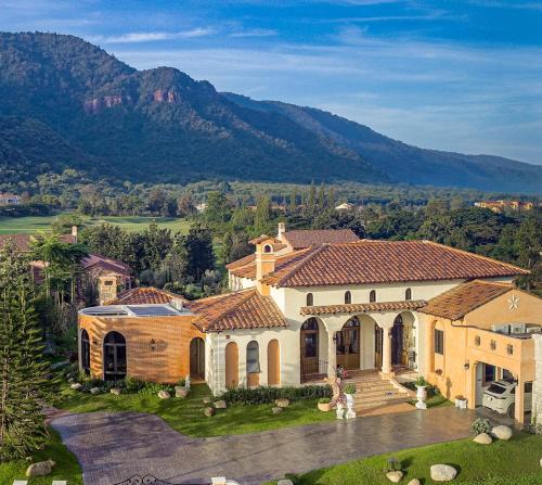 Pong Ta Long Villa | Toscana valley, Casa Vacanze, Luxury private pool villa at Khao Yai