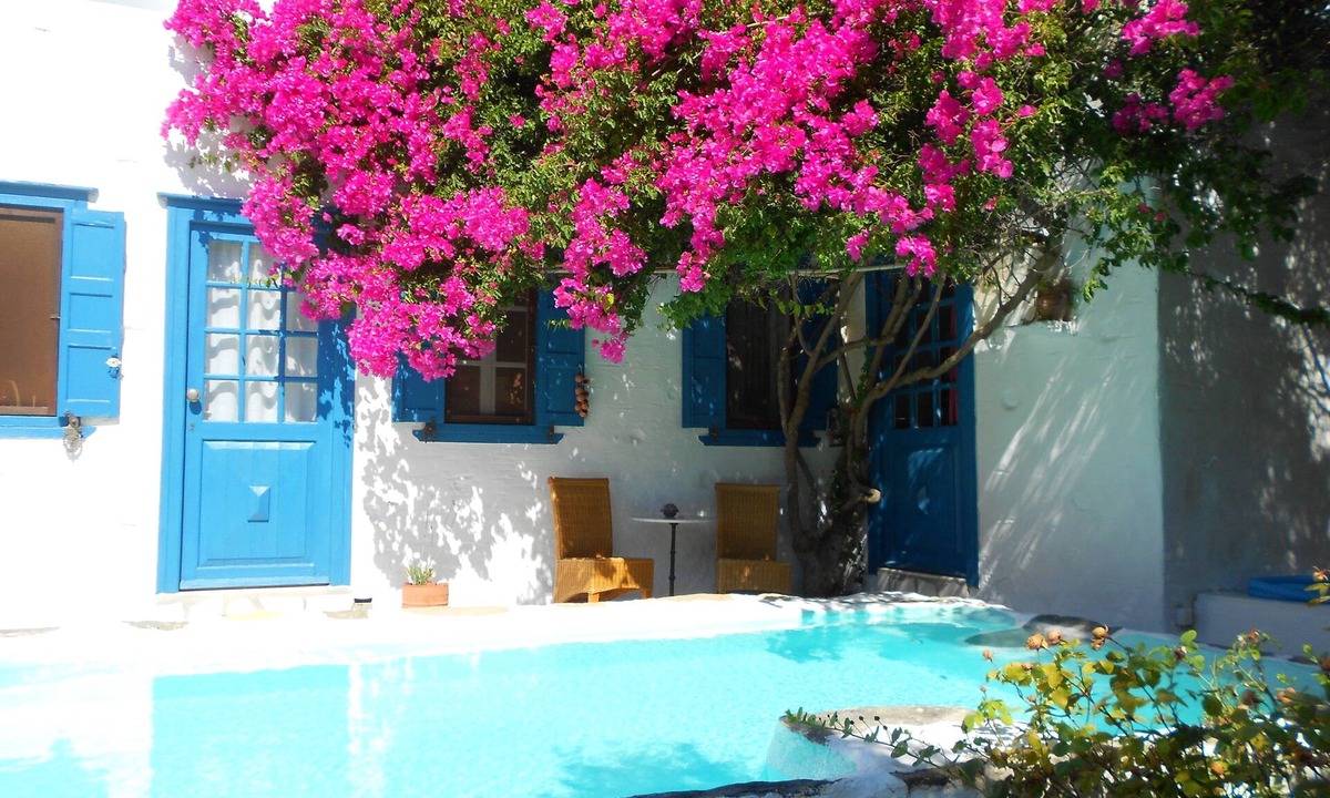 Syros House | Traditional Cycladic country home