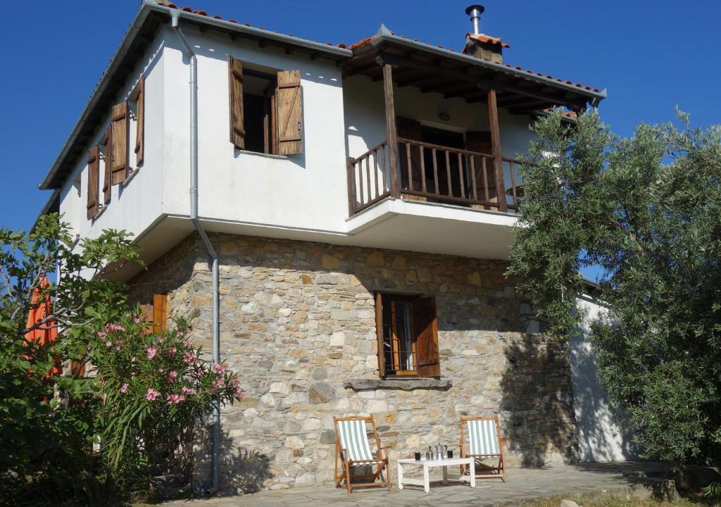 Xinovrisi House | Traditional Stonehouse