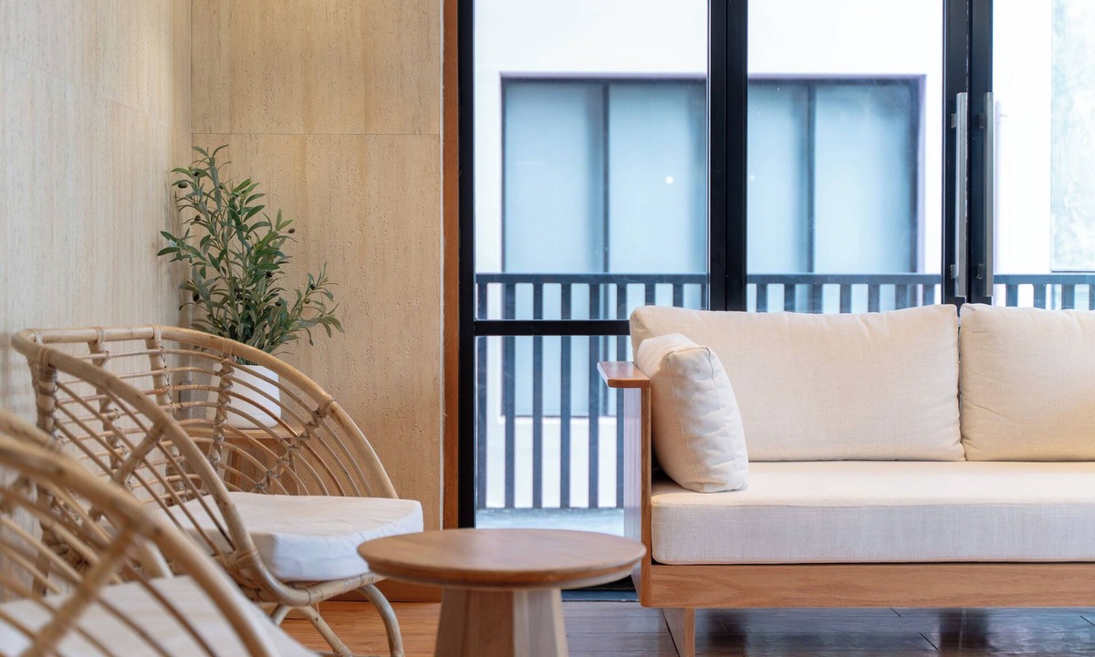 Rong Muang Hotel | Travis Samyan