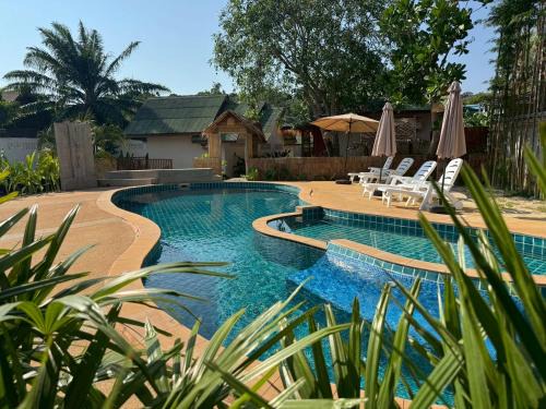 Ko Lanta Hotel | Tree Space Lanta Pool Stay Quiet & Near Beach