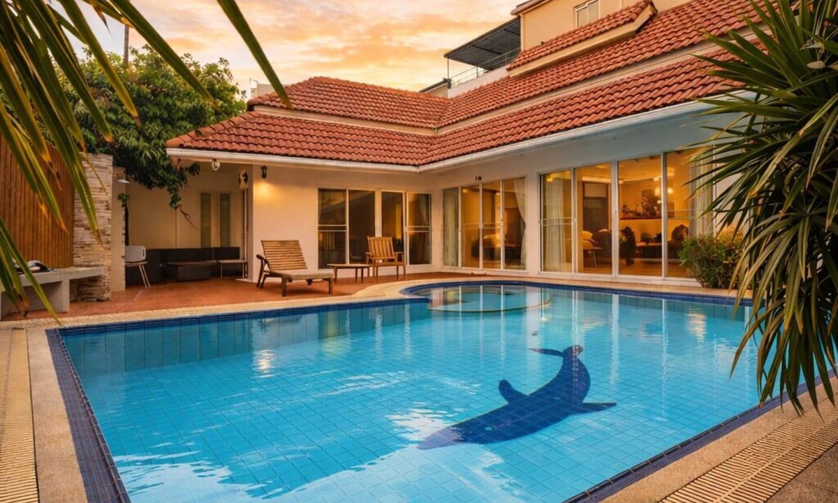 Pattaya Bay Villa | Tropical Private Villa 2