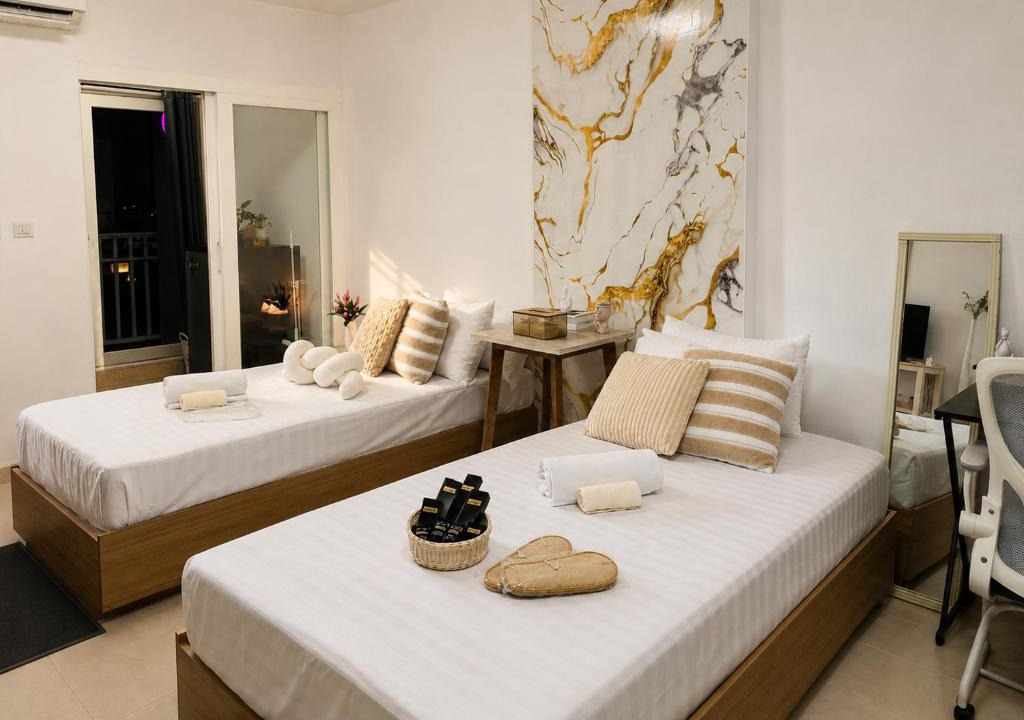 Talat Yai Apartment | Twin Bed Phuket Old Town Fast Wifi Netflix GymPool